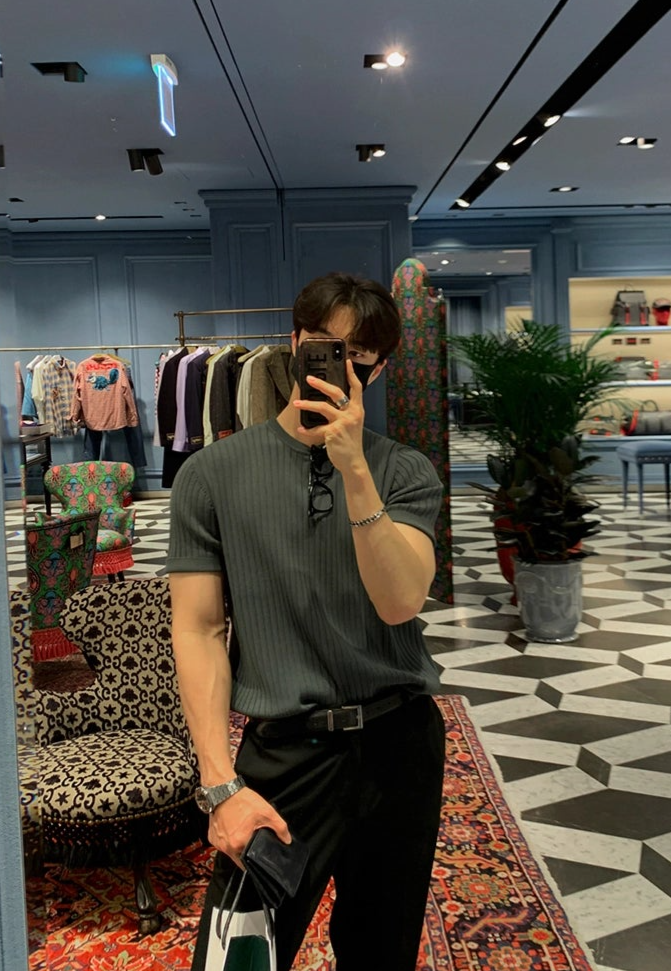MRCYC High-End Round Neck Thin Striped Short-Sleeved Sweater